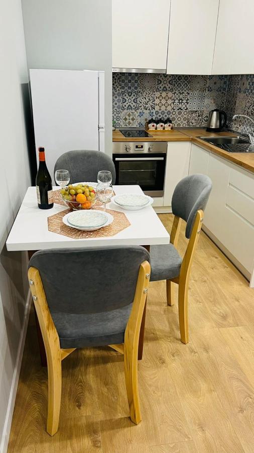 Kristi Apartments 02 Тирана Екстериор снимка